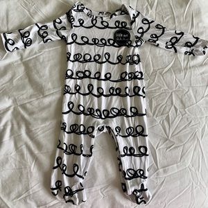 Lightweight sleeper/onesie with feet